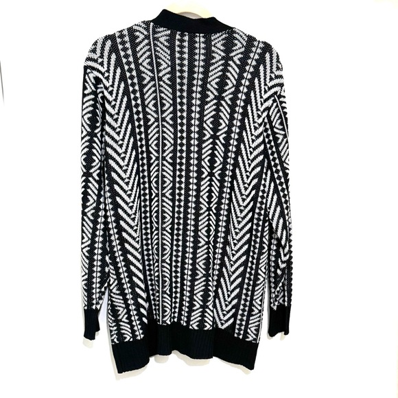 BLOOMCHIC Sweater - Picture 10 of 10